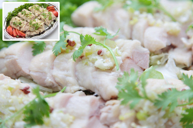 蒸し鶏の冷製 特製ネギソースがけ