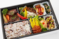 特製マッシュルームソースハンバーグ&鶏もも肉の赤ワイン煮込みBOX