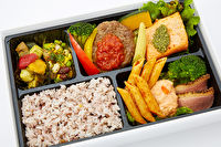 自家製トマトソースハンバーグ&サーモンBOX