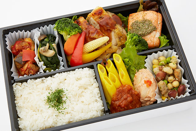 特製ソースのローストチキン&ナプナードソースサーモンBOX
