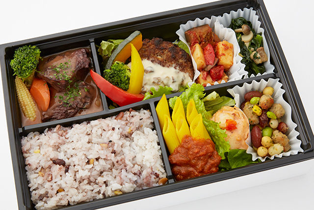 特製マッシュルームソースハンバーグ&鶏もも肉の赤ワイン煮込みBOX
