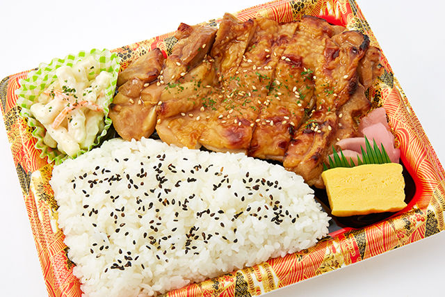 大きな鶏の照焼弁当