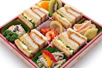 華美サンド 奏(かなで)(お豆たっぷりサラダ&ごぼうサラダ&スモークチキン&プリプリシュリンプ&フルーツ)