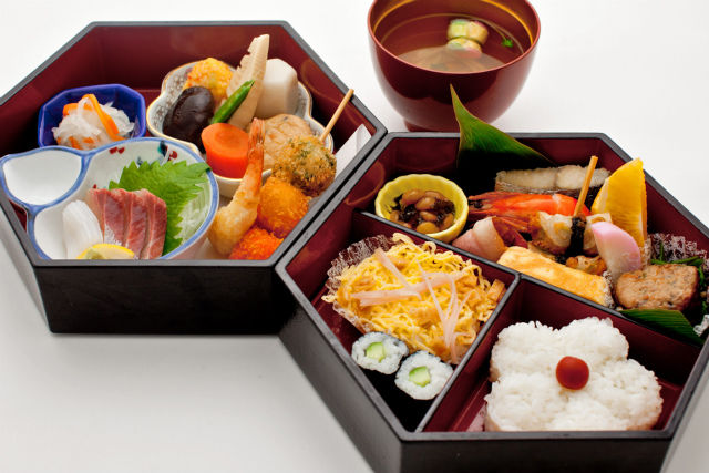 重箱弁当 慈愛(じあい)