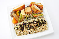 玄米ジャコごはんとチキンカツ弁当