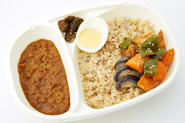 玄米ごはん旬野菜カレー